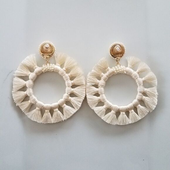 NEW BaubleBar Adrita Hoop Earrings in Ivory - Picture 4 of 7